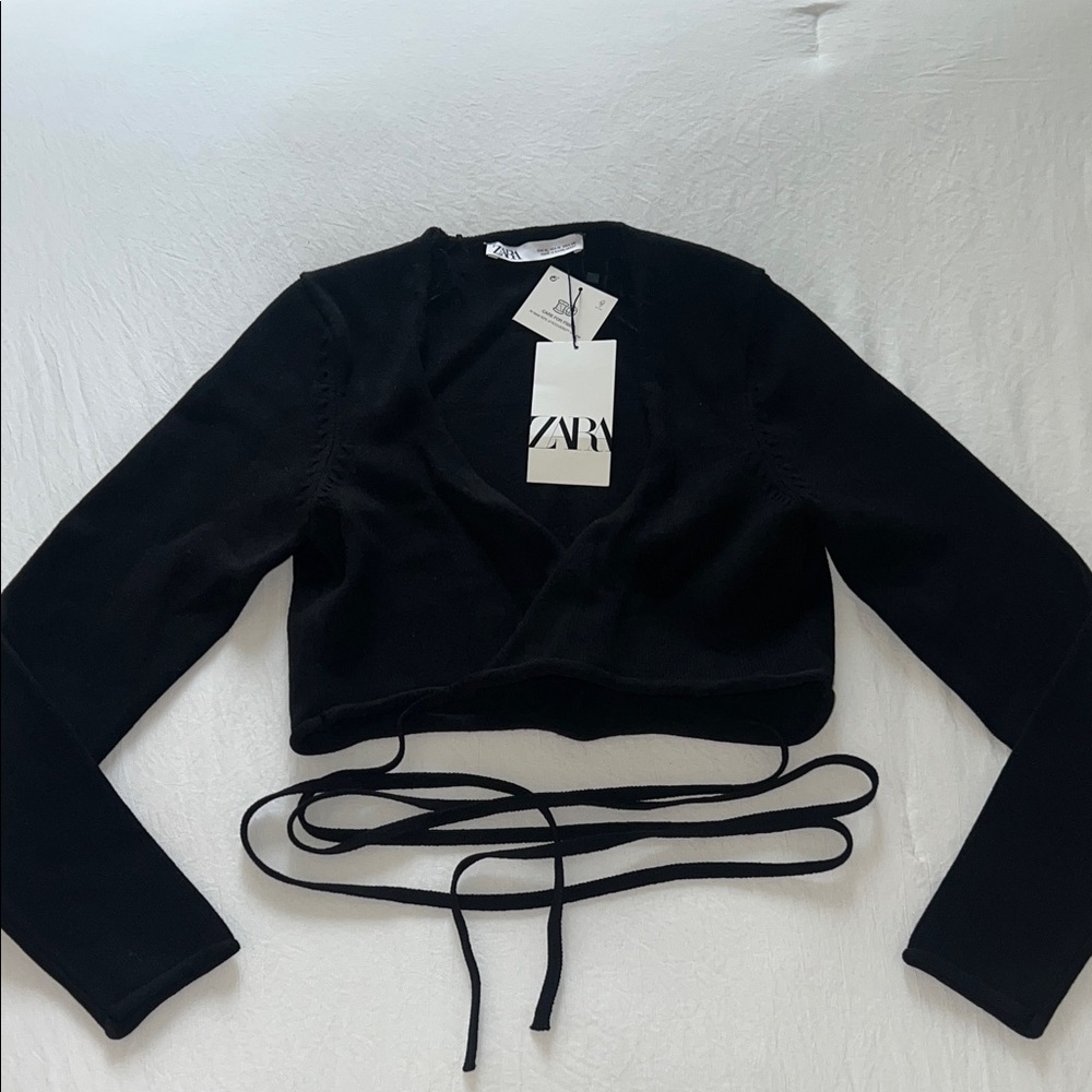 Zara Elegant Black Long Sleeve Crop Top with ties; women’s M